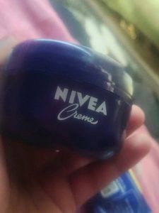 Nivea Creme Moisturizer