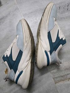 Red Tape : Women Sneakers