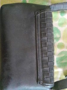 Old, Used Slingbag Black