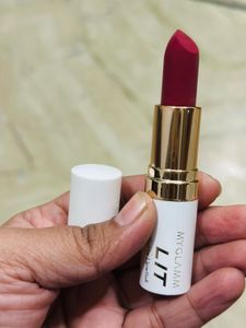 MyGlamm LIT Matte Lipstick