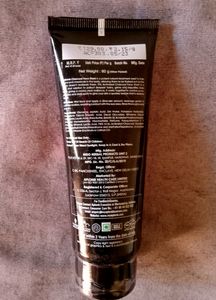 Charcoal Fash Wash Controls Acne,Pimples &amp; Dark Sp