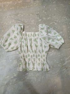 Chic Floral Embroidered Crop Top