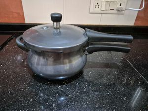 Gently Used 3ltrs Prestige Handi Cooker