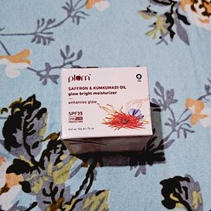 PlumSaffron &amp; Kumkumadi Oil Glow Bright Moisturize