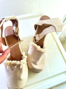 H&amp;M Woven Wedges