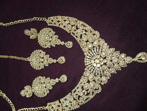 Elegant Necklace Set