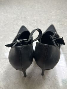 CHARLES &amp; KEITH (Chic Black Heels)