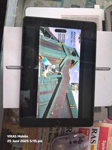Apple iPad - Excellent Condition!