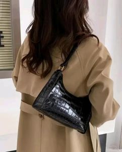 Korean Style Sling Bag (New)!!!!!!