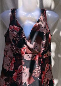 571210. Floral Print Sleeveless Top