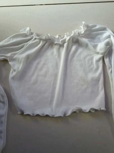 White Long Sleeve off shoulder Crop Top