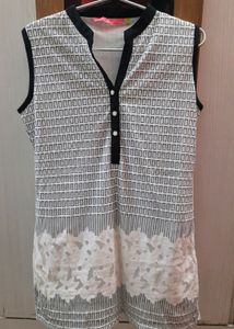 Sleeveless tunic top