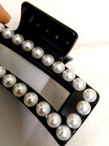 Pearl Hair Claw Clip