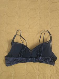 Comfy black bra bust 34A