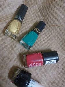 Nail Paints Combo of 4 N 1 pair Tic Tac Pin