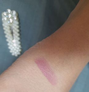 New Lipstick And Cute Korean Clip And Dress Combo