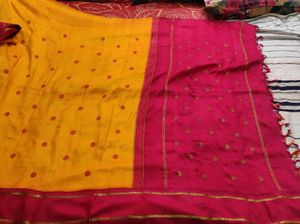 Yellow &amp; maroon red pure Silk Saree