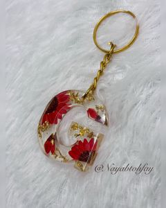 Resin floral Initial &#39;G&#39; Keychain🌸