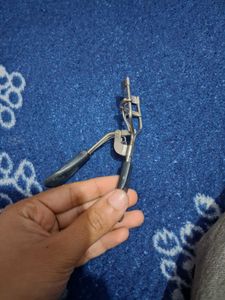 Eyelash Curler