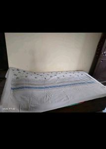 Thick Denim Fabric White Printed Bedsheet With 2 C