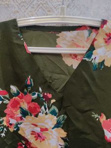 Floral Print Crop Top With Bell Style Sleeves