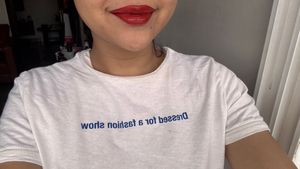 Sale 🔥 Nykaa Matte Lipstick - Guwa-Hottie (03)