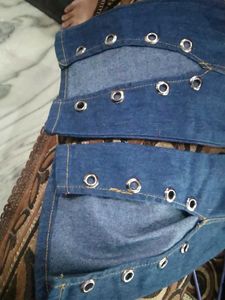 a jeans with good design brand new