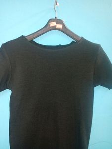 BLACK CROP TOP👕