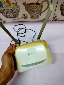 TP-link  300Mbps Wireless N Speed With Charger