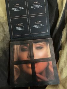 Huda Beauty 3D Highlighter Palette Shade Pink Sand