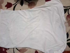 Girls Wear T-shirt