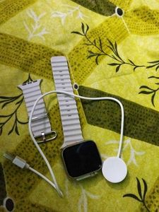 Smartwatch with Silicone Band