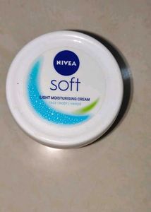 Nivea Soft Moisturizing Cream