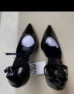 🖤 Zara Heeled Shoes with AnkleStrap