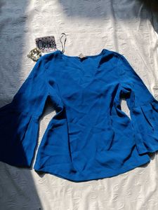 Sale 💌H&amp;M Bell Sleeve Top 💙
