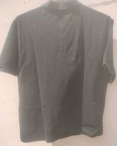 Guess Shirt 👕 Chest 42Inch Length 25 Inch
