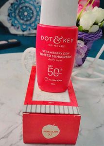 Dot &amp; Key Skincare Bundle 🌷