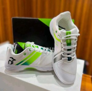 Kookaburra Pro 2.0 Rubber Cricket