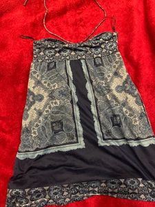 Sleeveless Dress With Strong Thread