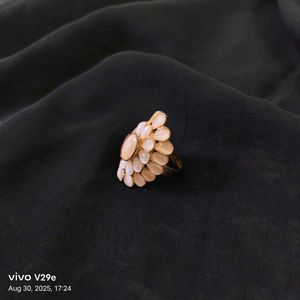 Elegant Flower Ring