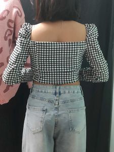 Gingham Crop Top - Chic &amp; Trendy