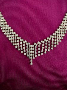 Neckpiece To Wear In Fastive Seasons
