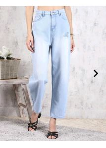 Light Wash Ripped Jeans