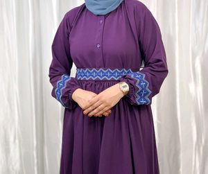 Feeding Friendly Gown