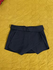 Zara black skort waist 28