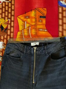 Forever 21 Black Skinny Denim Jeans – Size 30