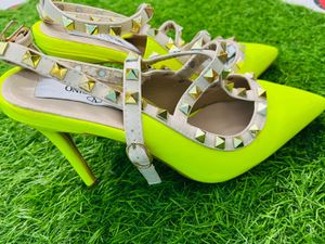 Valentino Pointed Heels 👠