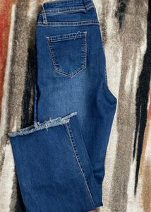 Distressed straight Leg Jeans