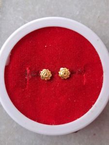 Beautiful New Flower Desine Studs