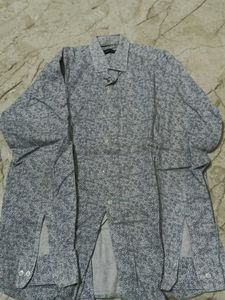 2 Men's Patterned Button-Down Shirt